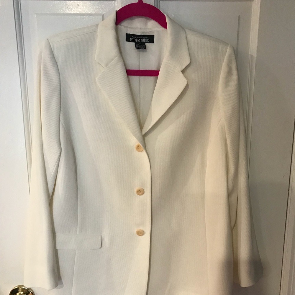 Evelyn & Arthur woman’s blazer